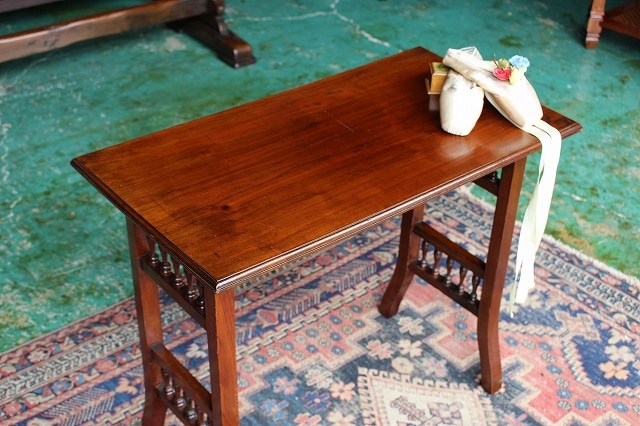 イギリス アンティーク 家具 ナイトテーブル サイドテーブル 英国 6740d