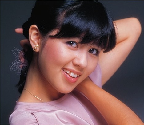 芽瑠璃堂 ＞ 石野真子 デビュー40周年記念ベストアルバム