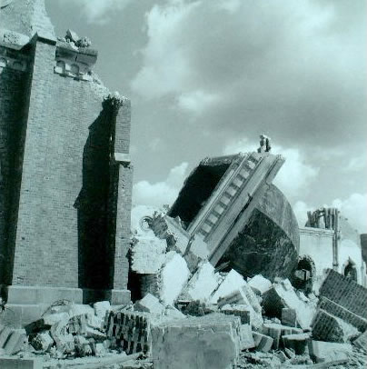 浦上天主堂 | 被災写真 | 長崎の原爆 | 調べる | ながさきの平和【公式】