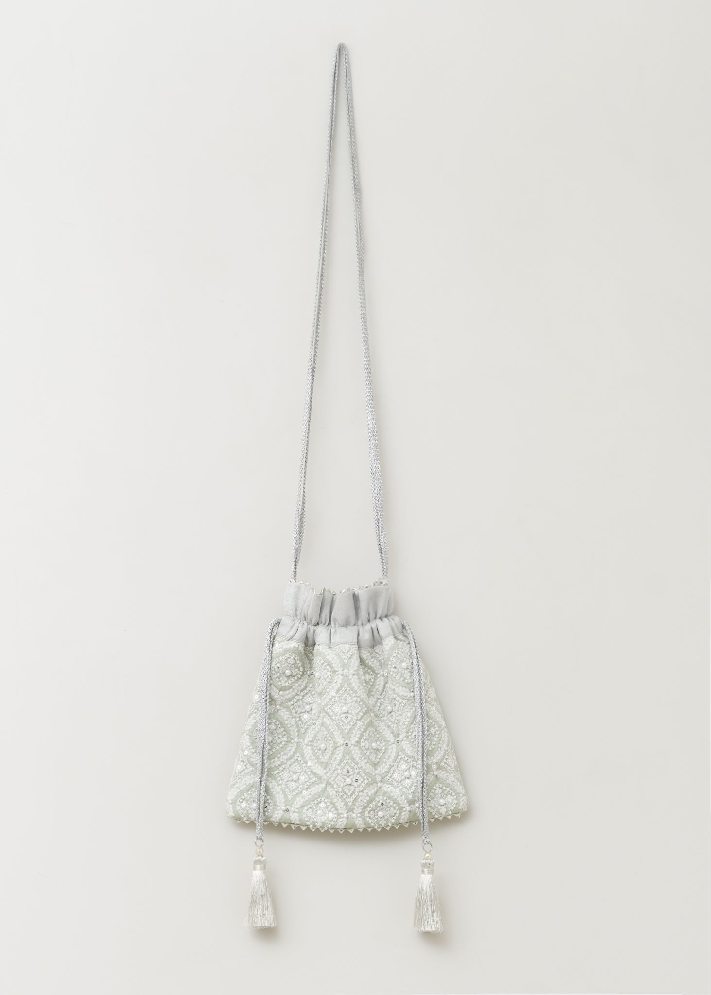 Embroidery Drawstring Shoulder Bag | Pasand by ne Quittez pas