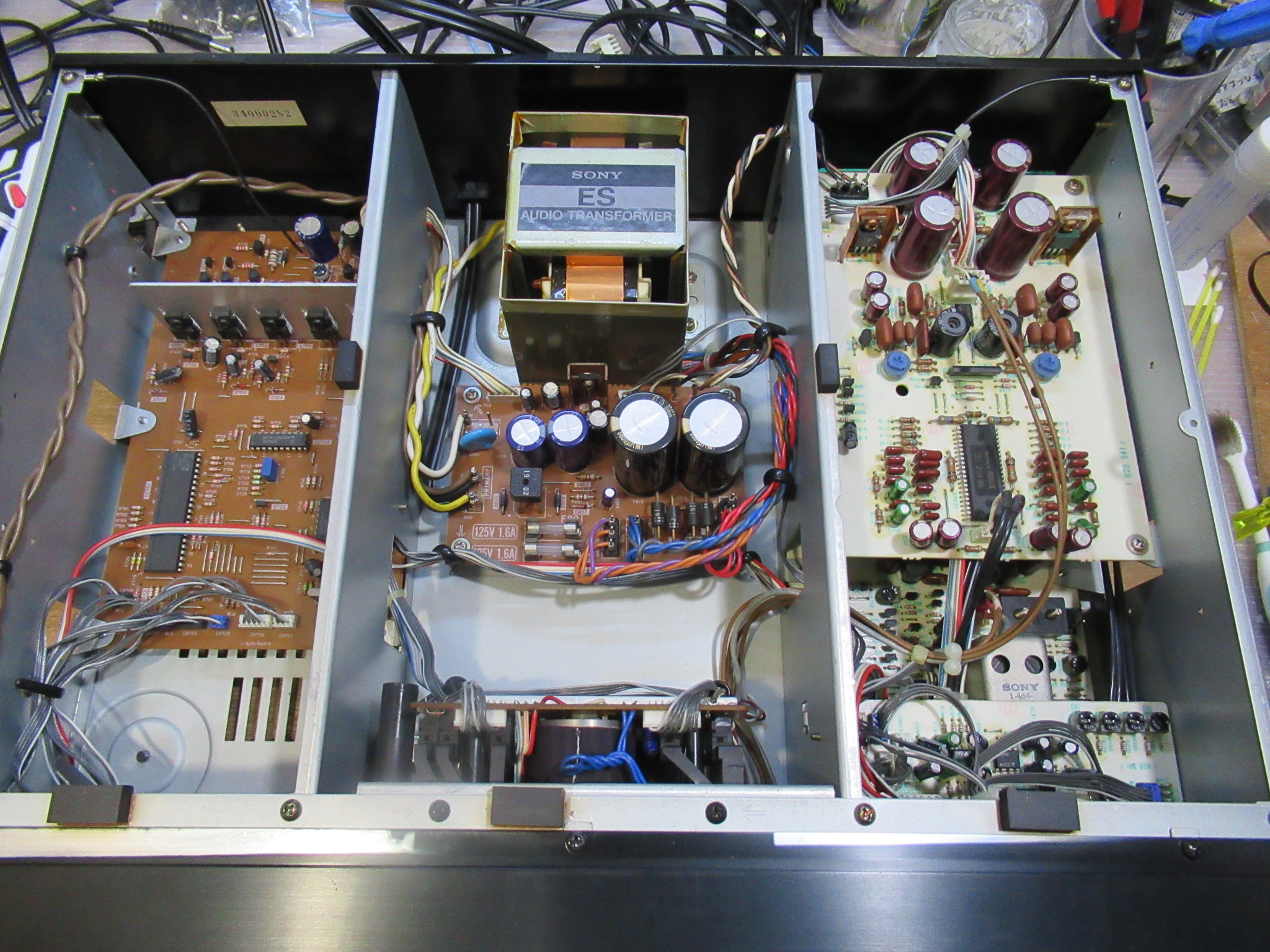 SONY TC-K555ESX ロケットオープンによる破損修理 – Audiolife