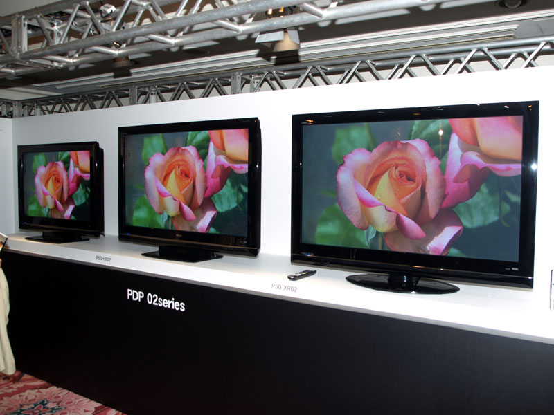 日立、コントラスト3万:1の50型フルHDプラズマテレビ