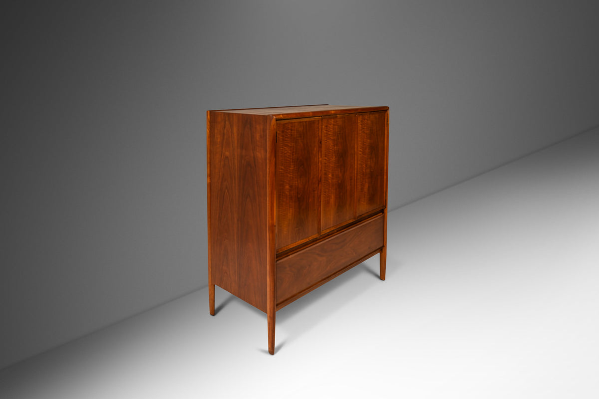 Mid-Century-Modern-Gentlemens-