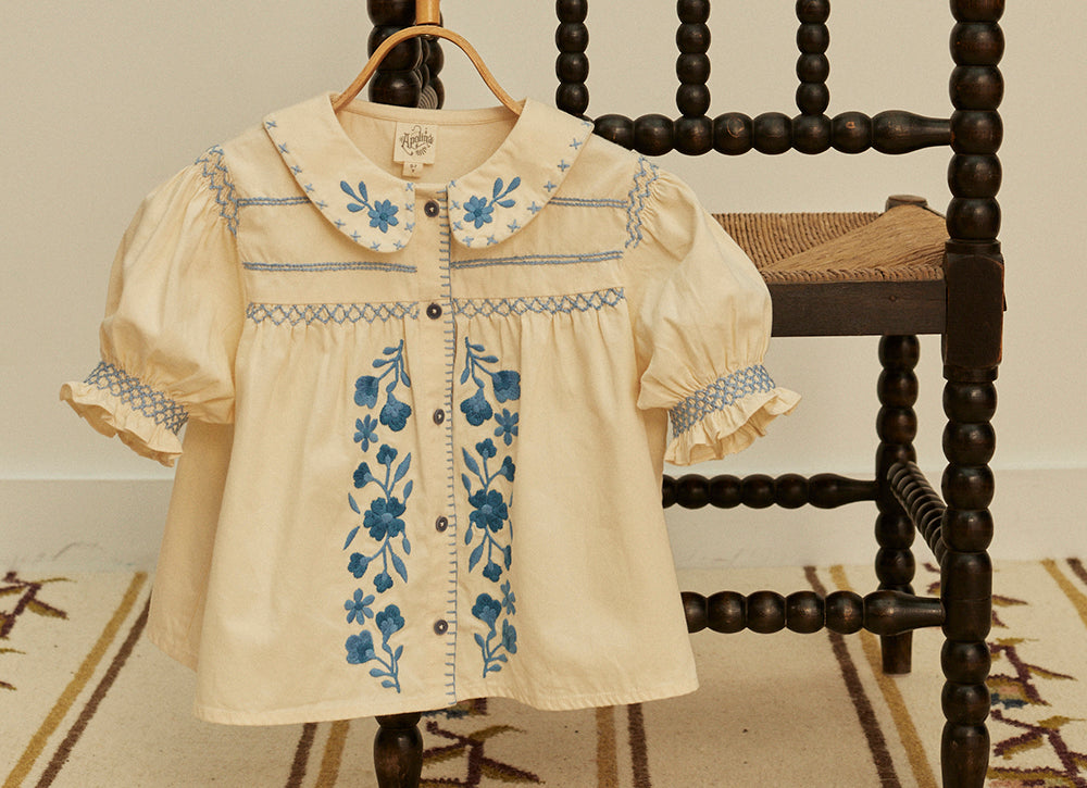 STOCKISTS – Apolina