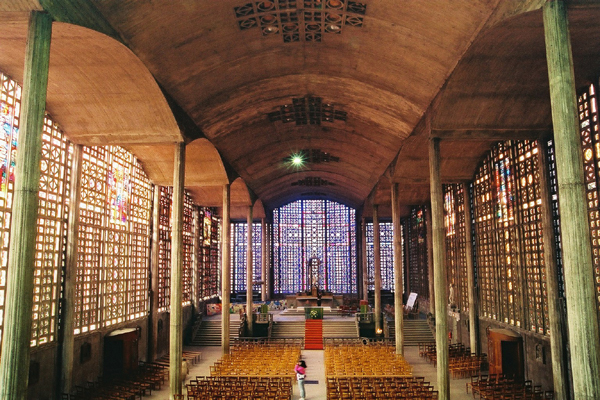 ランシーの教会堂）（1923年）建築家：オーギュスト・ペレ | 建築覗き見