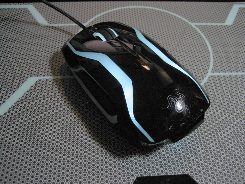 TRON LegacyコラボのRazer トロンマウス・パッドのレビュー その1