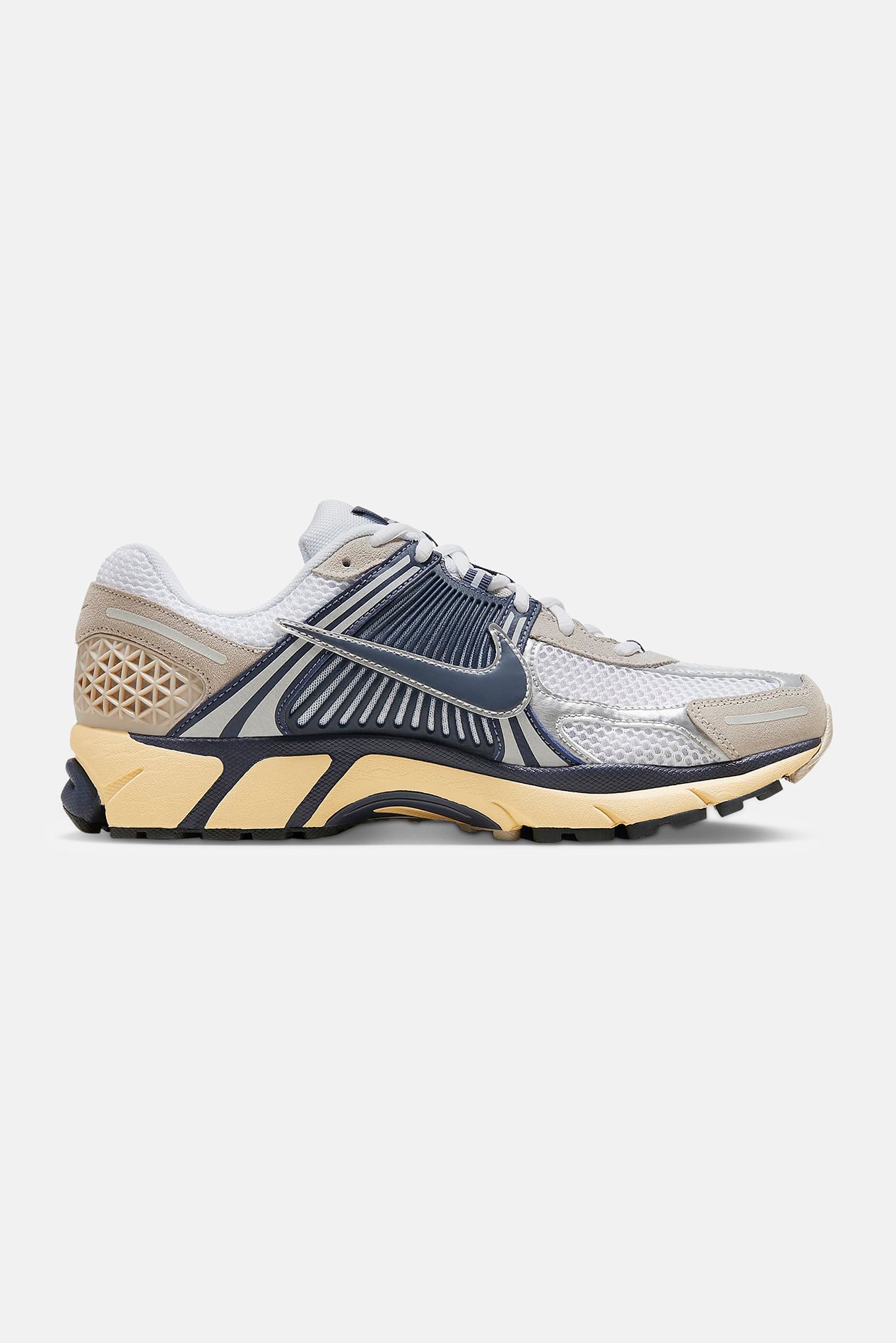 NIKEHF4259-100_2.jpg?v=1728539734