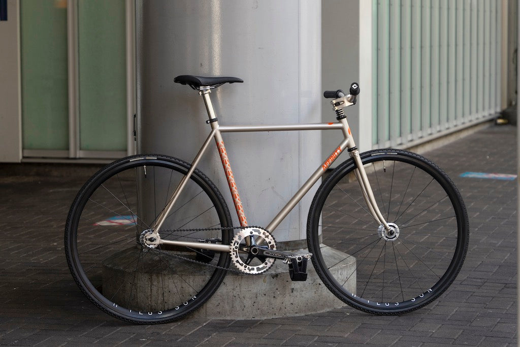 競輪の伝統を、ニューヨークのストリートに。 | ブローチャーズ