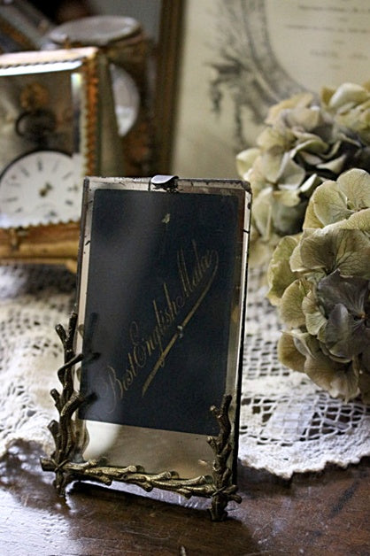 繊細な飾りが美しい小さいフォトフレーム（写真立て） イギリス