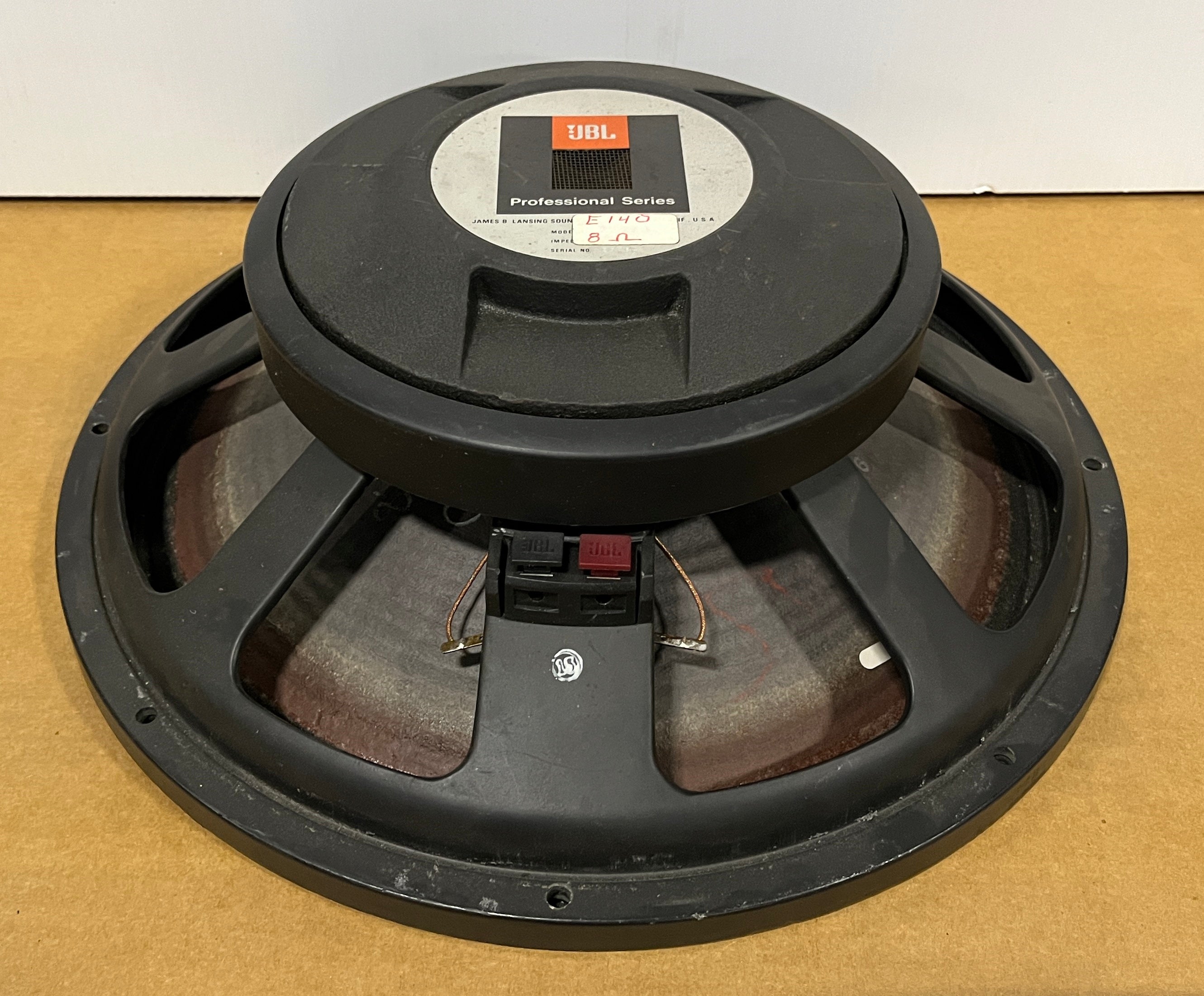 JBL_E140-