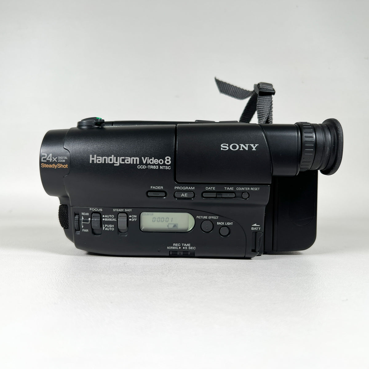 Vintage 1995 Sony CCD-TR83 Handycam Video8 Camcorder – CobbleStore