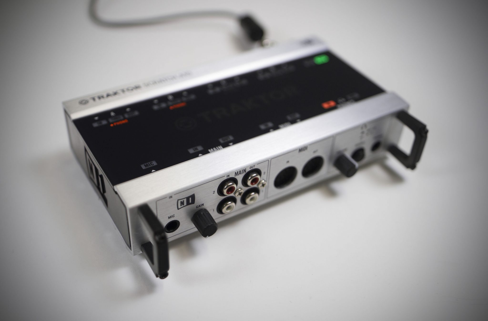 REVIEW: NI Traktor Scratch A10 Mk2 Audio Interface – DJWORX