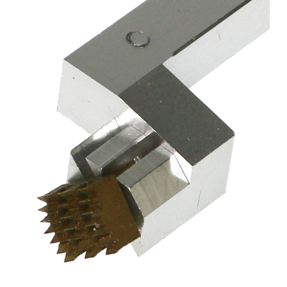 3種の特殊ナイフを標準装備！ミニ四駆ホイルを本体に直接固定して