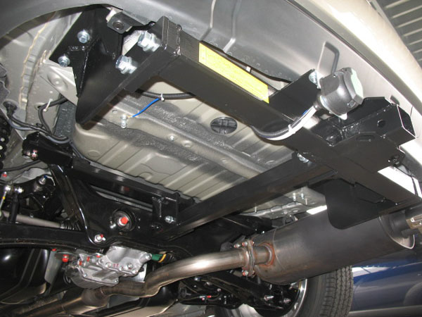 三菱アウトランダー CW6W 1000kg牽引 ヒッチメンバー SUNROCKY 福伸工業