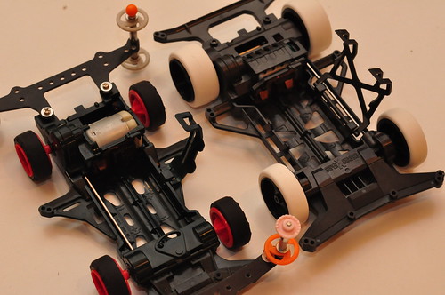 ミニ四駆シャーシの比較：スーパーX vs VSシャーシ - のまのしわざ