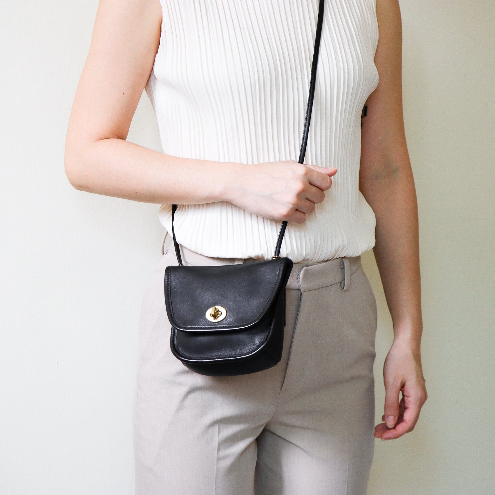 Vintage Coach Black Turnlock Mini Shoulder Bag – Folklore