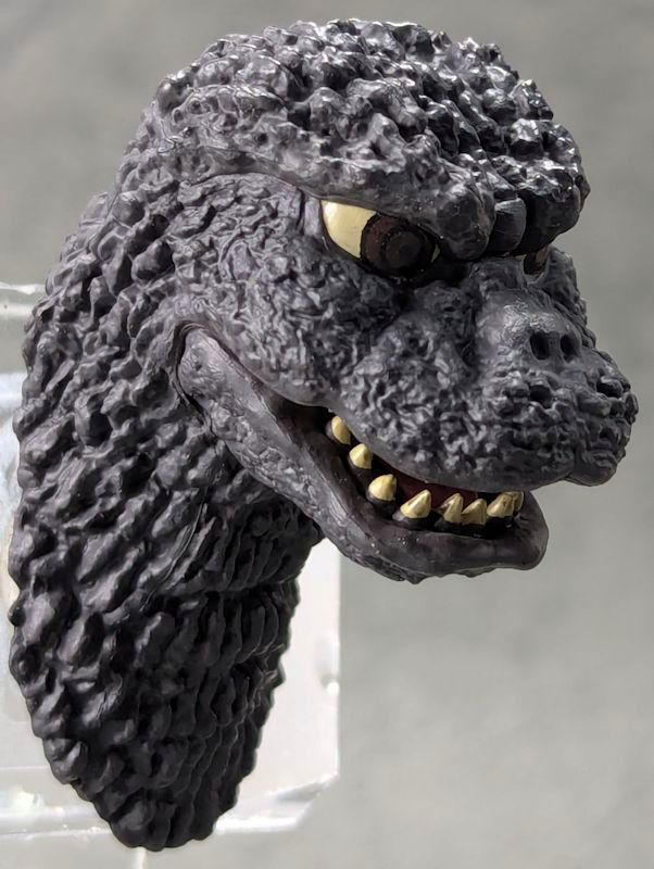 玩栗犬と、一番くじ ゴジラ 大怪獣列伝G モンスターヘッドマグネット