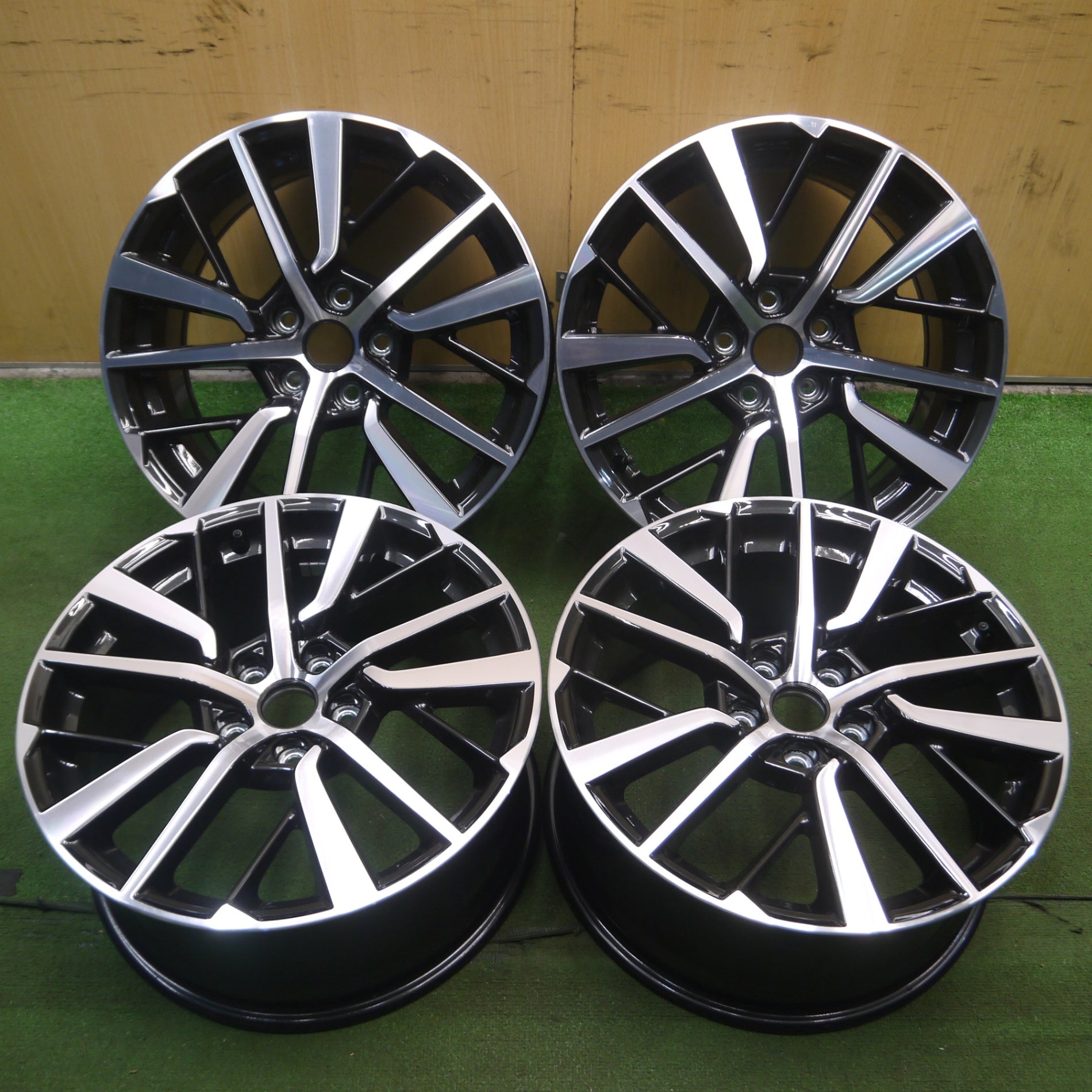 送料無料* 新車外し☆スバル WRX S4 STI スポーツ R 純正 ホイール 18