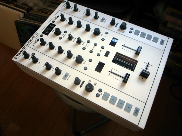 Native Instruments TRAKTOR KONTROL Z2 (DJ ISO) | ghostinmpc – MPC