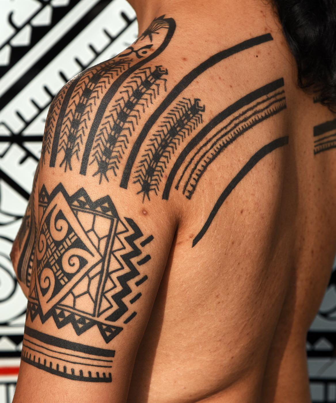 ロスで体験したフィリピンの首狩りカリンガ族の原始的な手彫り