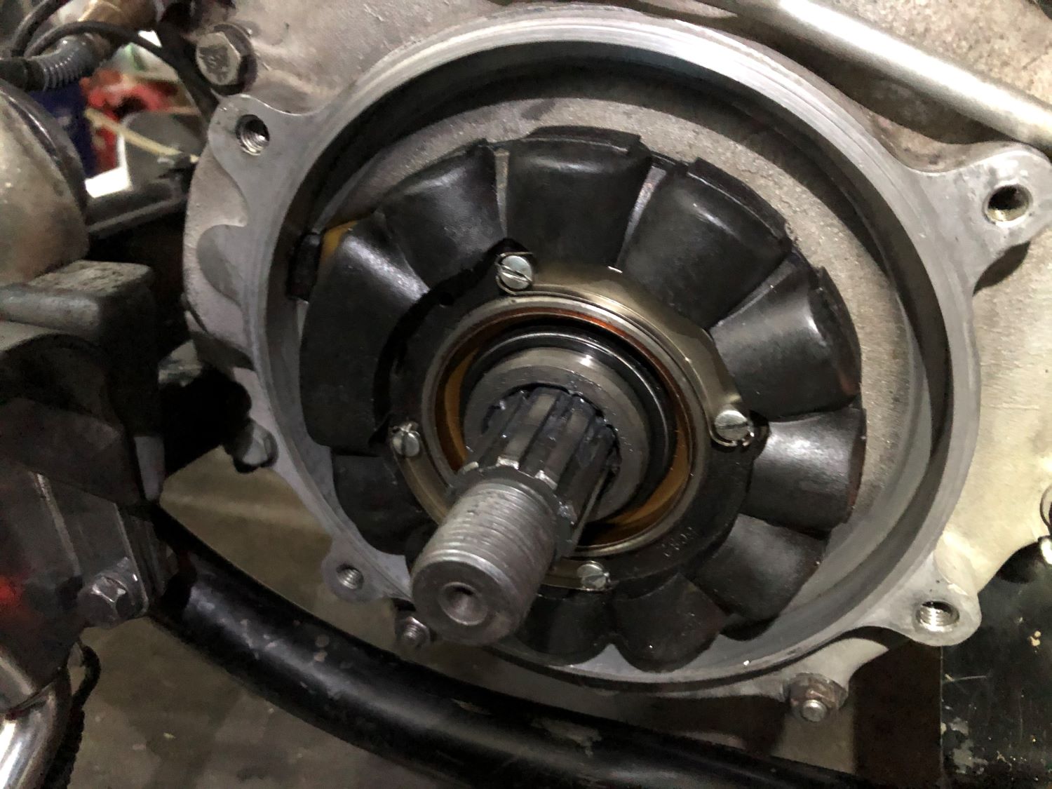 インナープライマリーケースまで組立完了 - 楽しいショベルヘッド ブログ