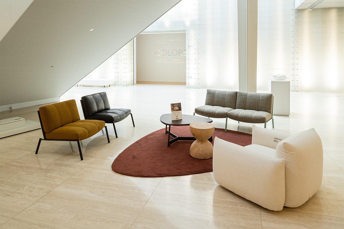 アルフレックスの名作ソファ「MARENCO」がアート作品に。「色の秘密に