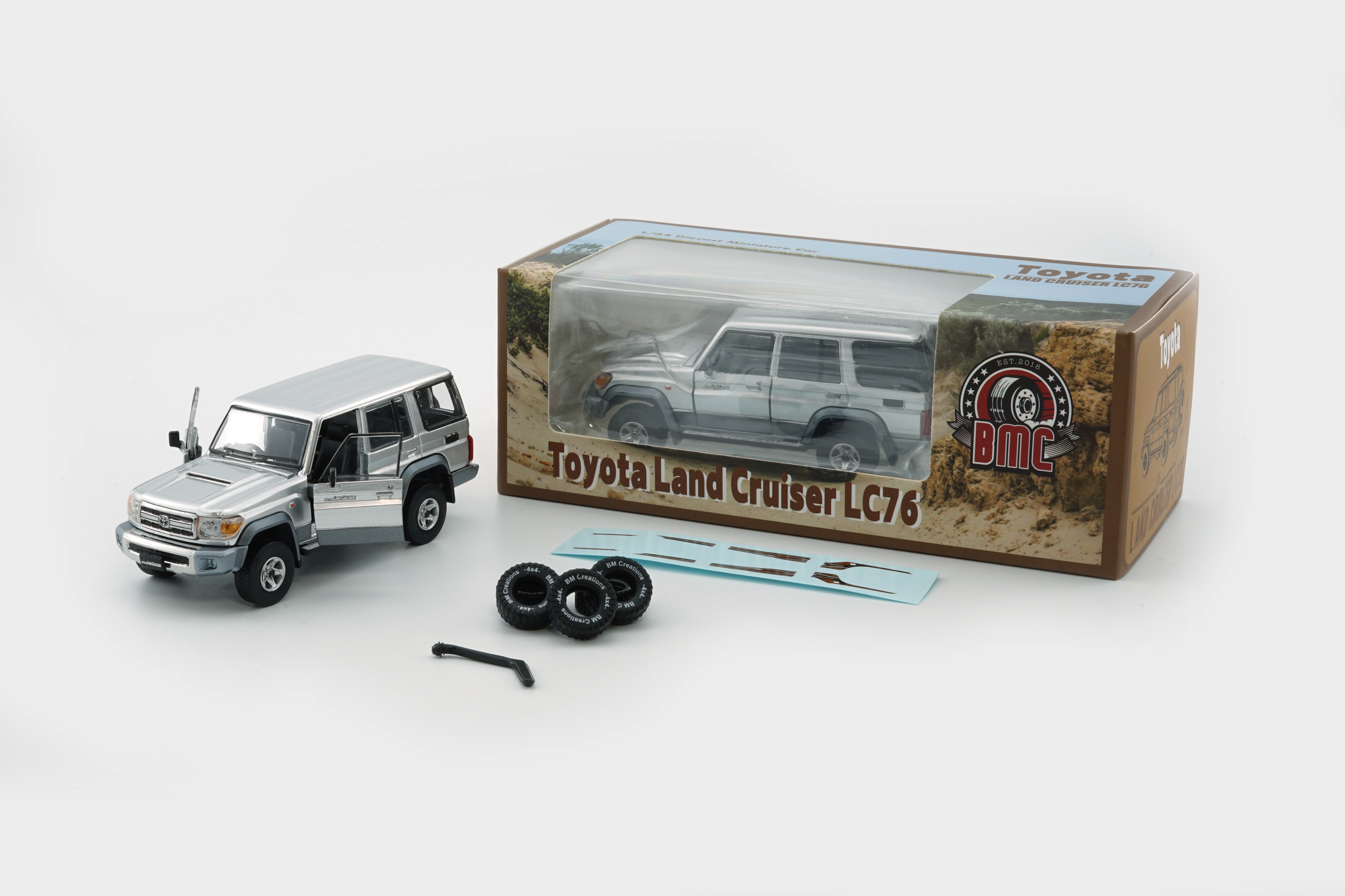 BM Creation 1:64 Toyota Land Cruiser LC76 - Silver 64B0349