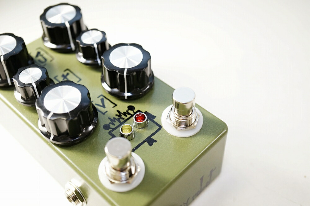 ブースターからパワーチューブの激しい歪み、さらにディストーション