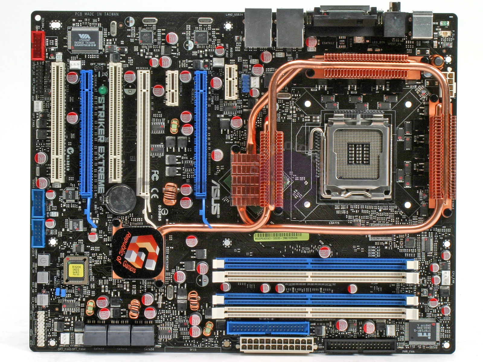 First Look: Asus Striker Extreme | bit-tech.net