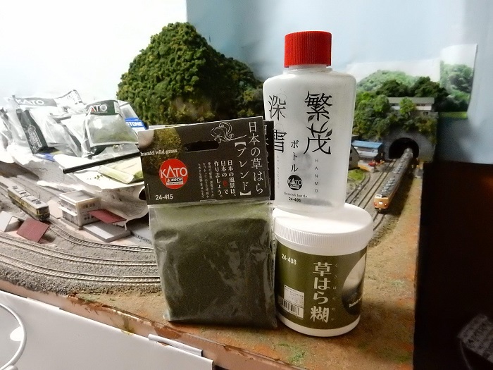 Nゲージジオラマ自宅新レイアウト製作記】 KATOの「草はら」お試しで