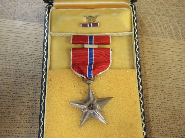 文豪や戦場カメラマンや牧師さんも貰った米軍 ブロンズ・スター勲章