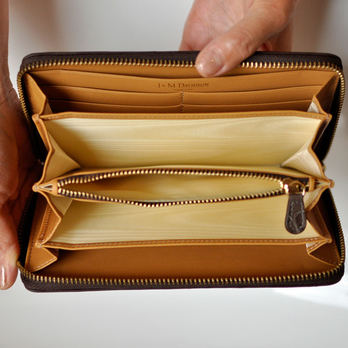 J&M Davidson（ジェイアンドエムデヴィッドソン）クロコ型押しzip