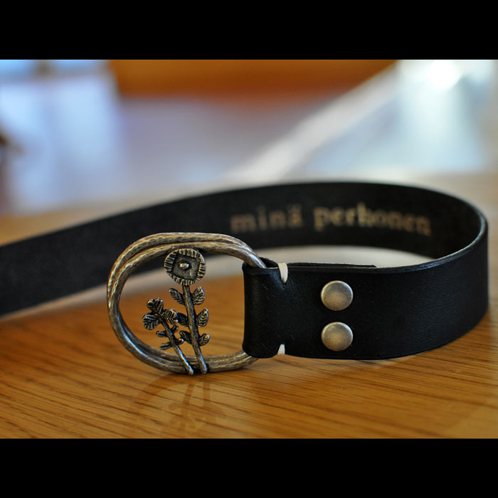 ミナペルホネン letter of flower ベルト#navy | Lin total fashion