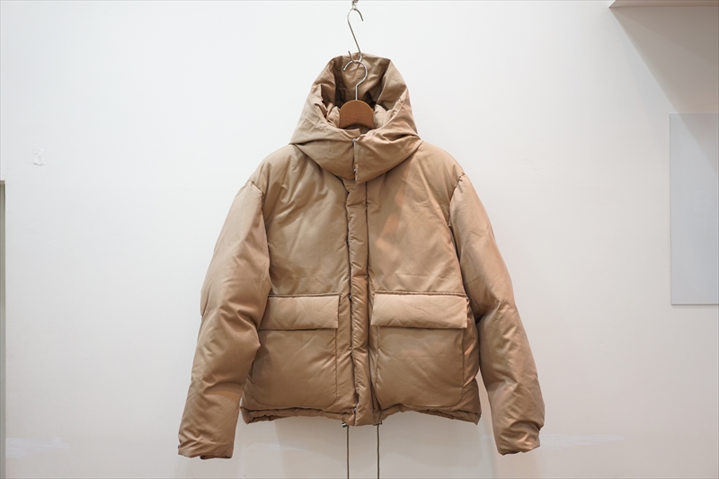 AURALEE(オーラリー)の新作、Light Finx Polyester Down Jacketのご