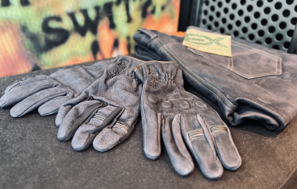 万能の一双】EXグローブシリーズのすゝめ：KUSHITANI 清水店