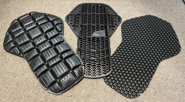 プロテクターはどれがいい？ 脊椎編：KUSHITANI 清水店 | KUSHITANI