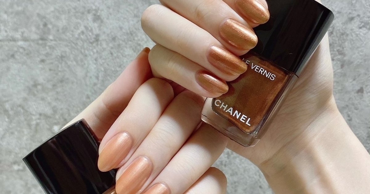 CHANEL】5月21日発売！太陽の下で輝くシャネルの新作夏ネイル | 集英社