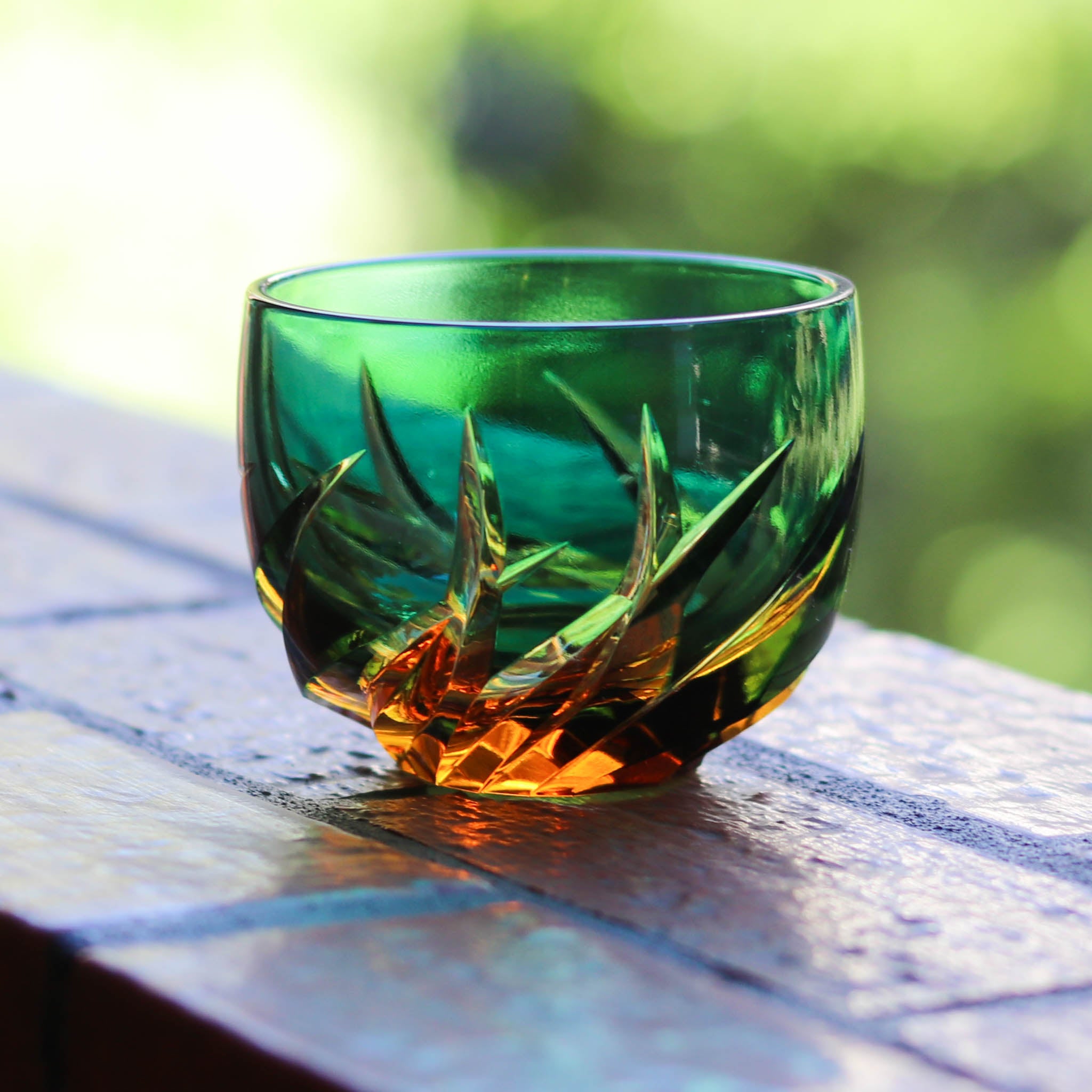 江戸切子 ぐい呑み｜焔｜琥珀グリーン｜山田硝子