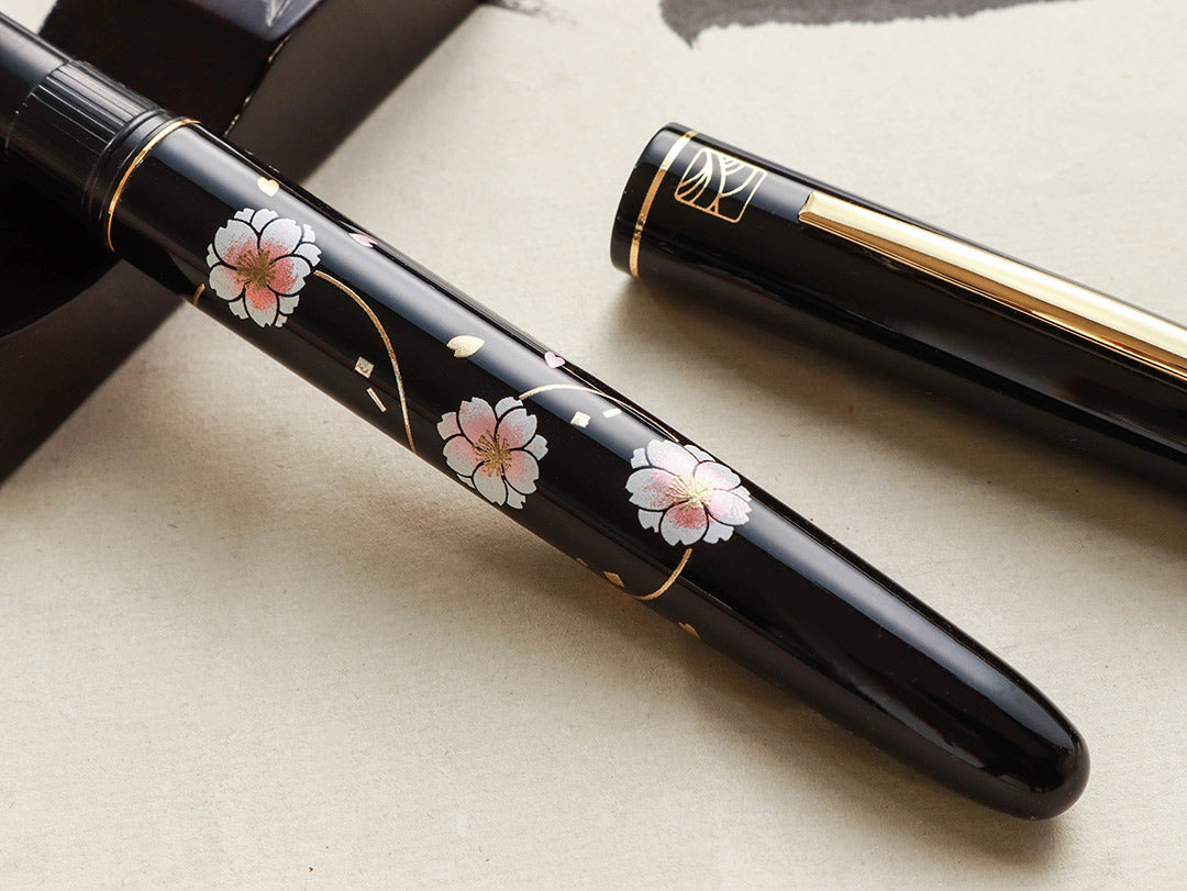 呉竹近代蒔絵万年筆 - 牡丹桜 Fountain Pen | ワンチャーペン Wancher