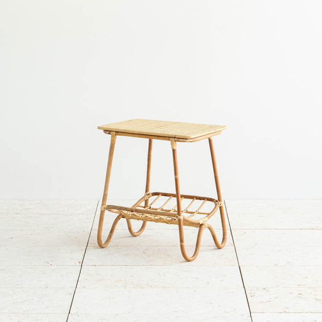 Natural × Organic 丁寧に編まれた ラタン サイドテーブル– KANADEMONO