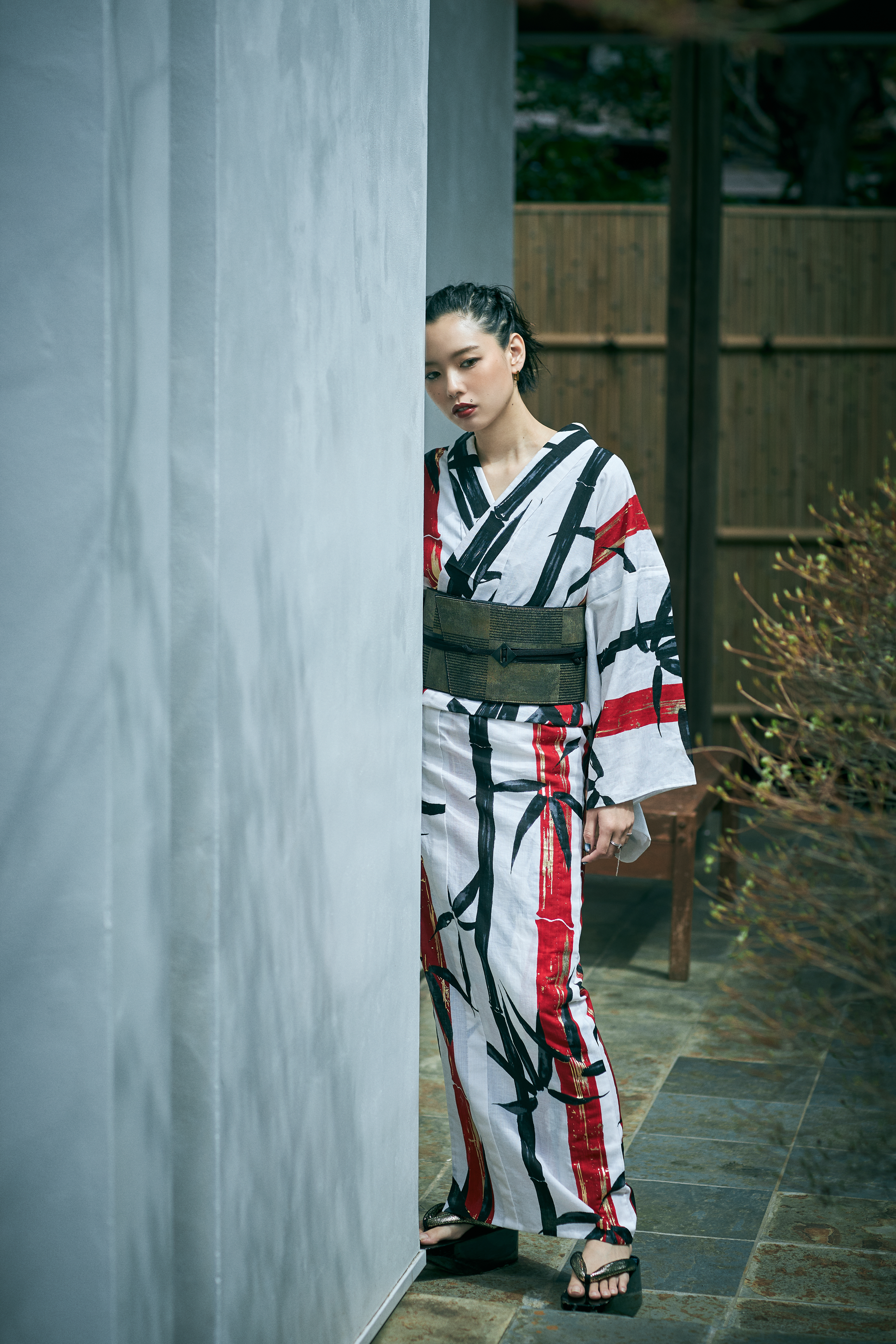 浴衣｜笹美人 白地赤｜誉田屋源兵衛