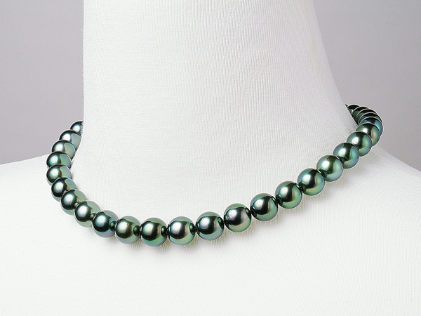 京都で見つける神秘的な黒蝶真珠の魅力 | 京都の宝飾卸 光栄トレーディング