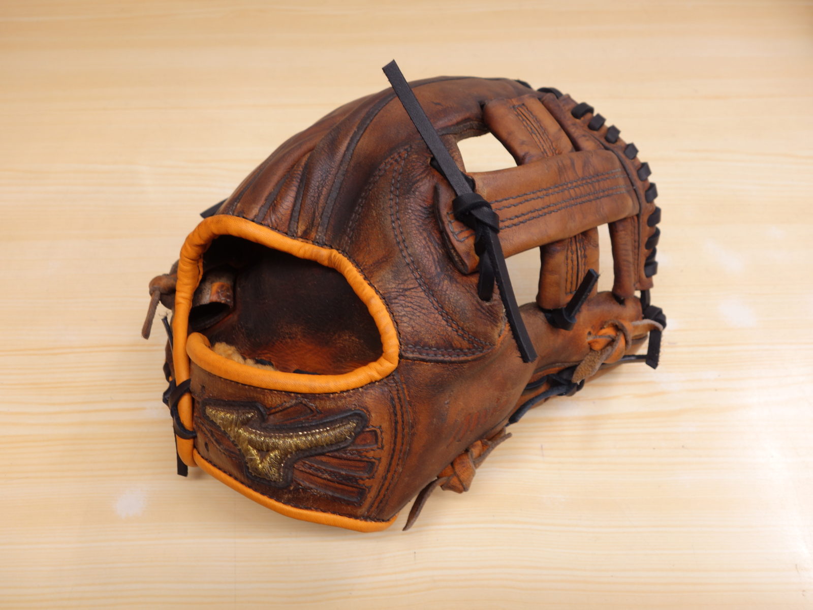 ミズノプロ グラブ 破れ・全ヒモ・ヘリ革全交換 ｜ BASEBALL PRO SHOP