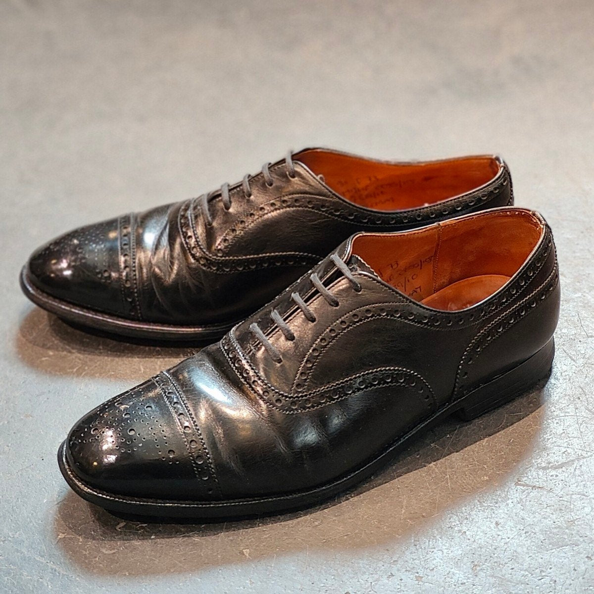 Church's】チャーチ 3都市 ディプロマット セミブローグ カーフ