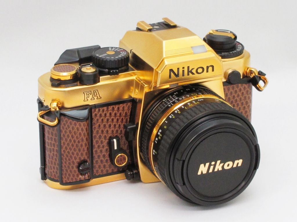 Nikon Df ブラック Gold Edition: “ぽよりん”の写真集