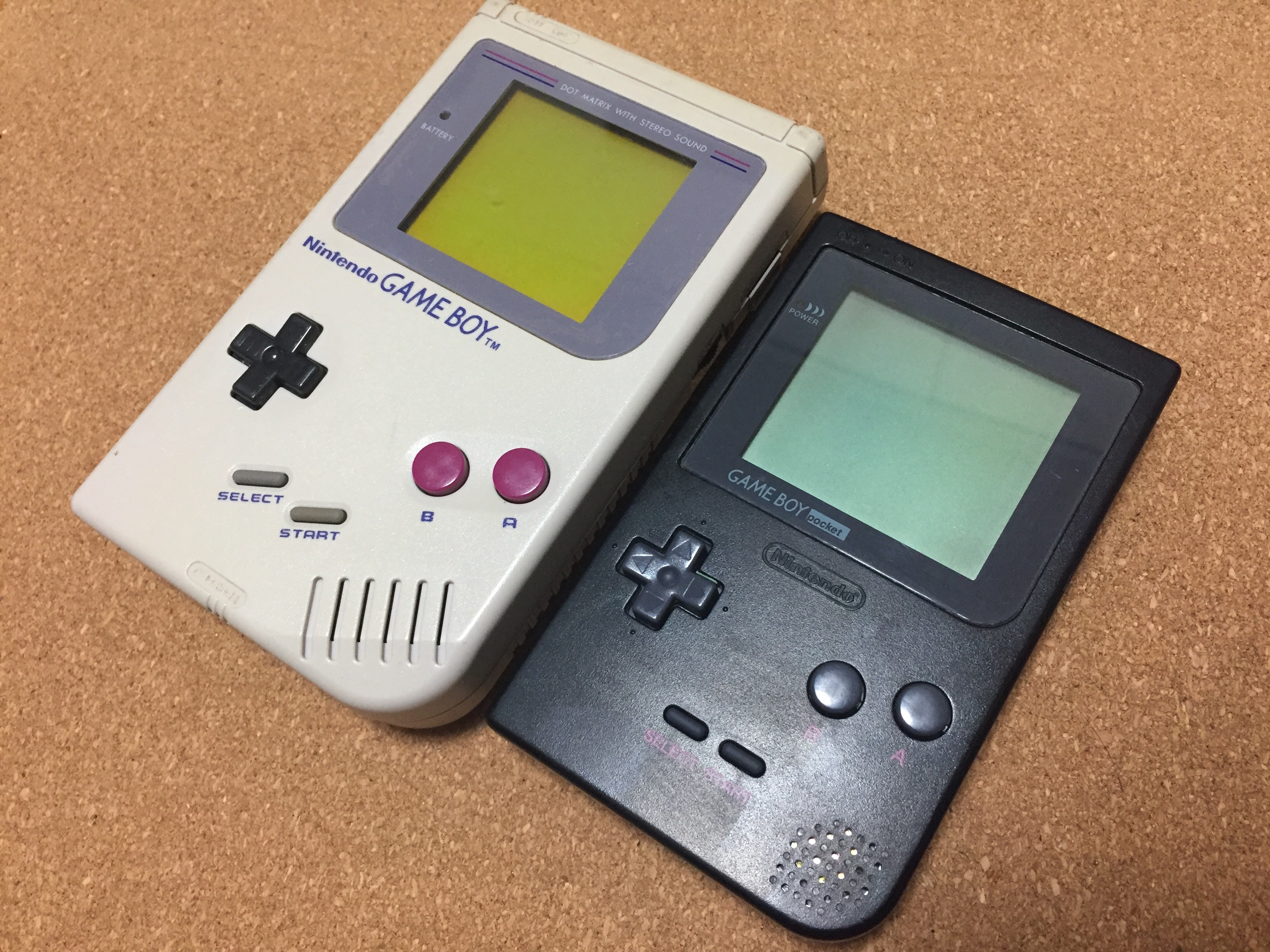 ゲームボーイ本体 初代とポケットの違いは？？サイズ、重さ、電池寿命