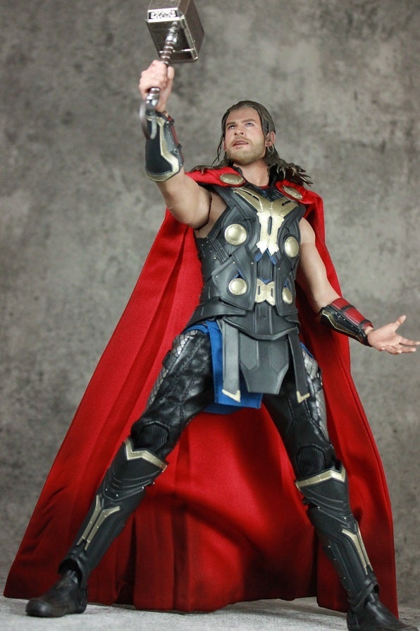 HOTTOYS THOR ダーク・ワールド ソー ライトアーマーver レビュー