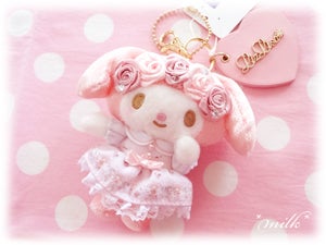 マイメロディ×リズリサコラボ ぬいぐるみリュック＆チャーム。*+