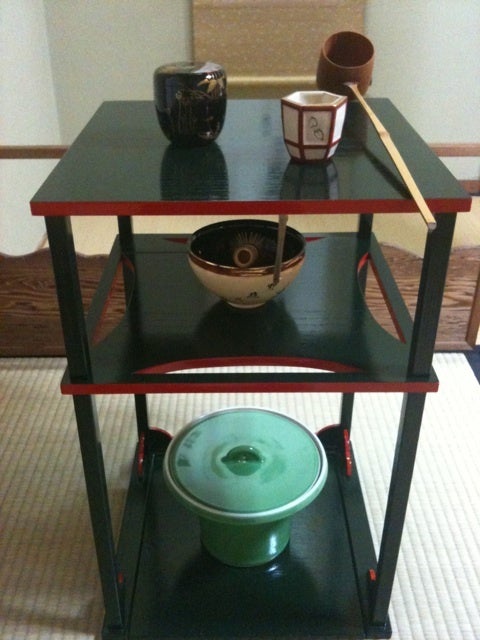 碌々斉好青漆爪紅糸巻二重棚 | CISNE