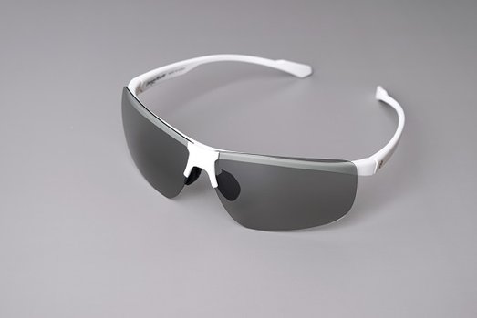 スポーツサングラスChange Master 偏光調光レンズ（白フレーム